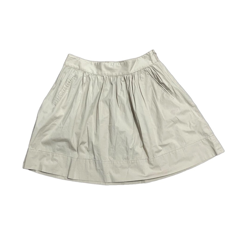 Banana Republic Women’s A-line pleated khaki skirt. Size 6